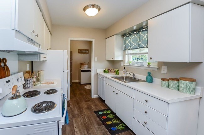 Roberts Mill Apartments and Townhomes
