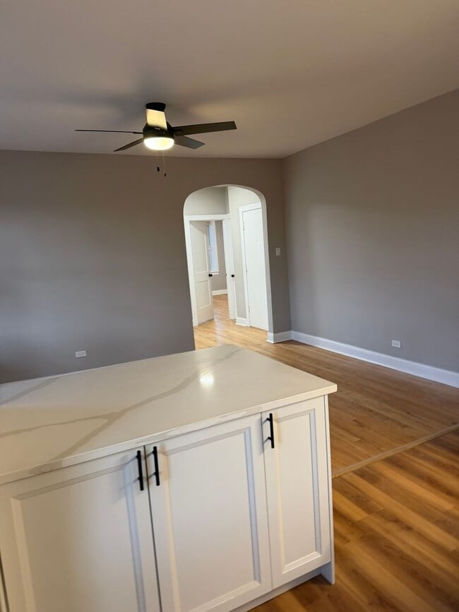 Photo - 4956 N Harding Ave Unit 2