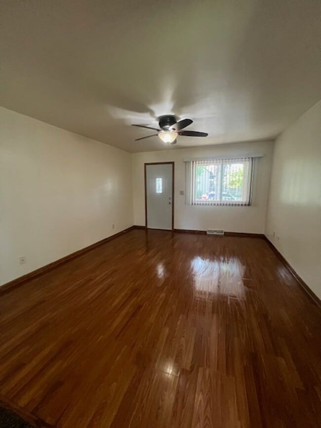 Building Photo - 726 Park Ave Unit 726 Rental