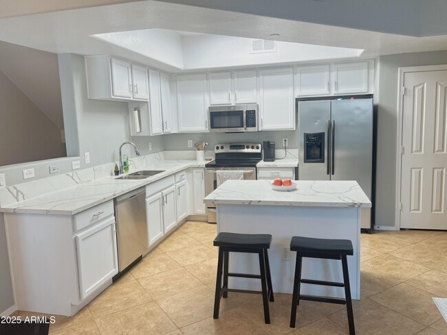 Photo - 900 S 94th St