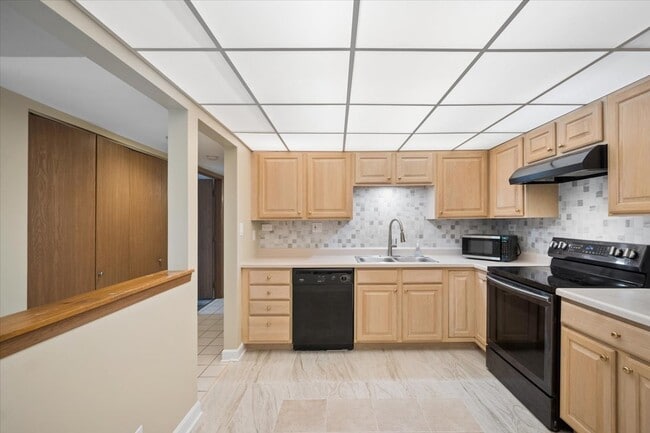 Photo - 475 Plum Creek Dr
