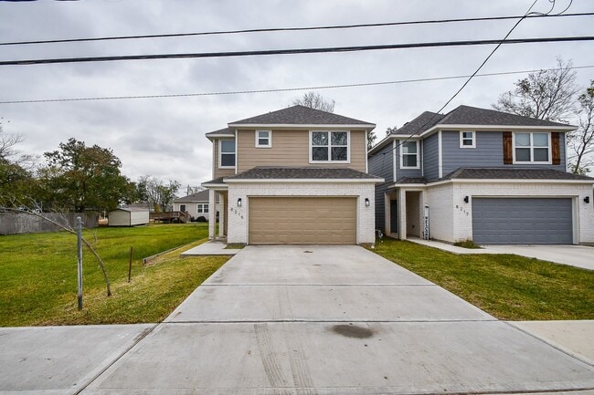 Photo - 8215 Bonaire St