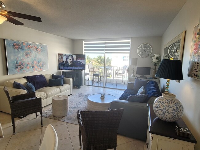 living room - 1421 S Ocean Blvd Unit Rio Espana