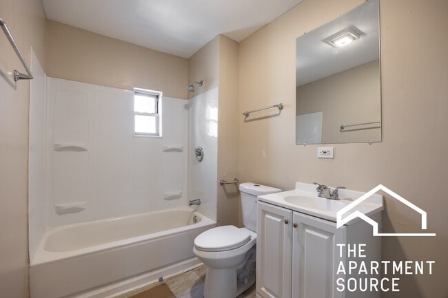 Photo - 1875 N Milwaukee Ave Unit 2