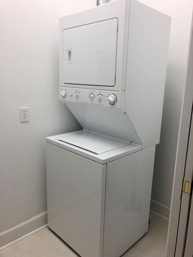 200 S Walnut St Unit 2C