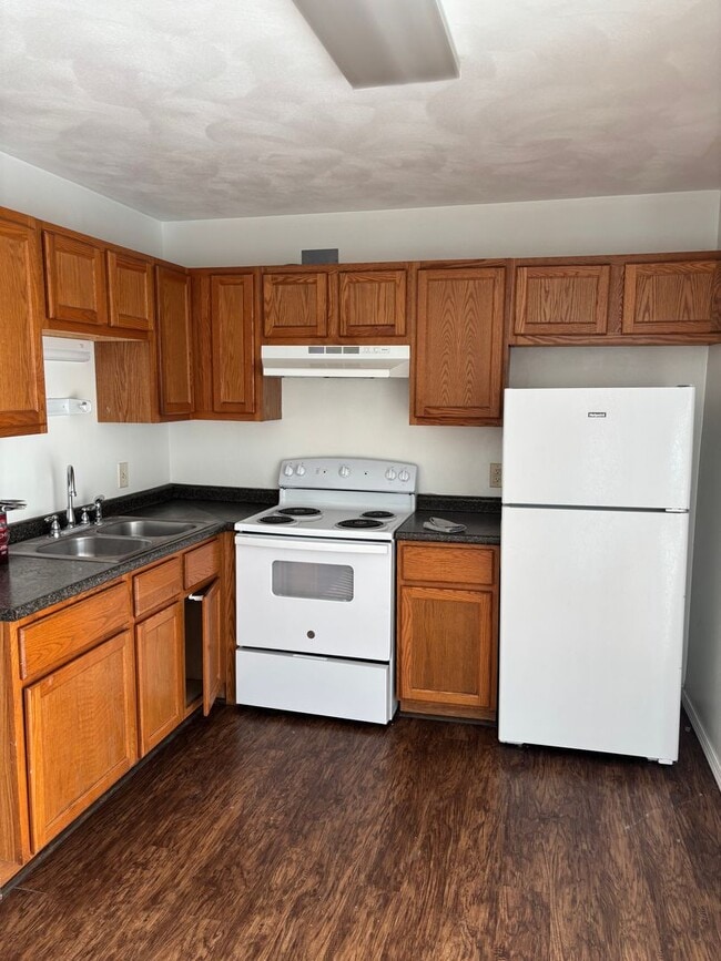 Photo - Creston Arms Ct. Unit 10 Creston