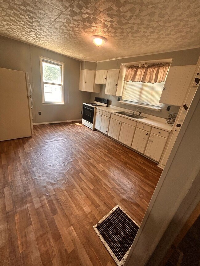 Photo - Available Now – 1 Bed / 1 Bath Apartment at Bunker Hill Mobile Home Community Unit 1A