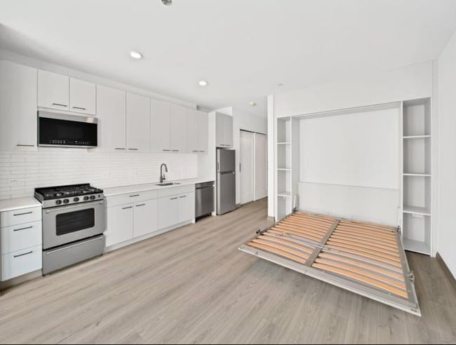 Building Photo - 2150 N Elston Ave Rental