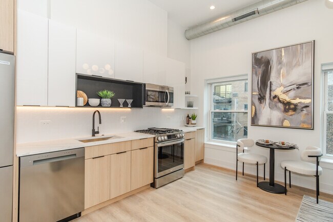 Photo - 2718 N Hampden Ct