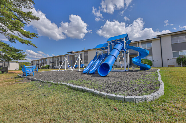 Building Photo - z-080625-The Avery Nashville Rental