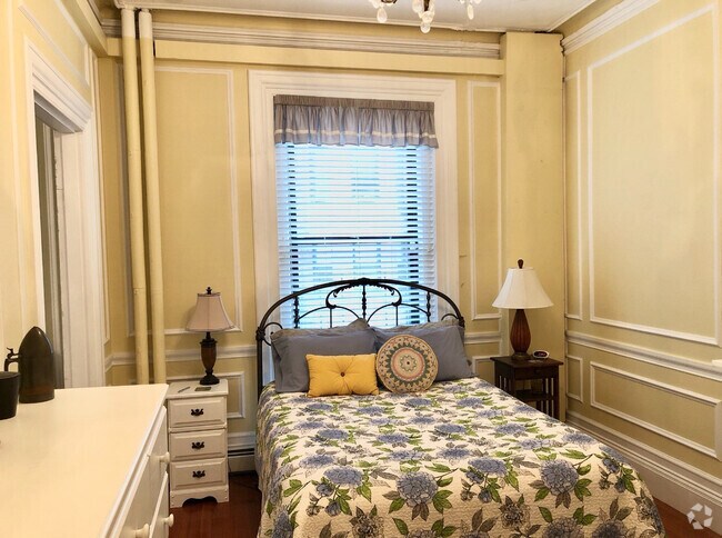 Building Photo - 191 Marlborough St Unit 3 Rental