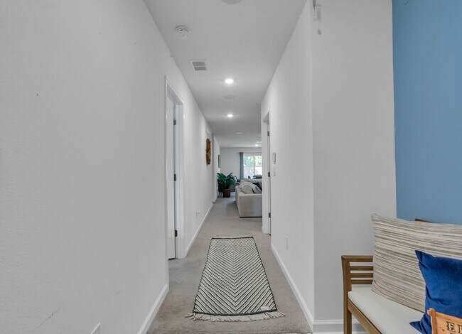 Photo - MOVE IN SPECIAL $500 OFF FIRST MONTH'S RENT