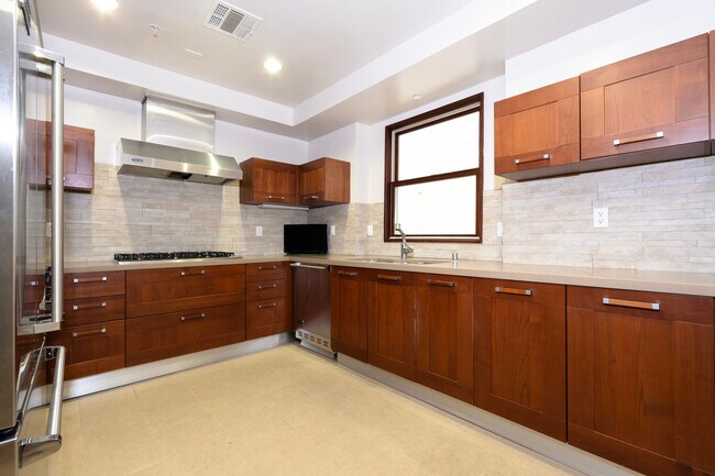 1929 Selby Ave Unidad 201