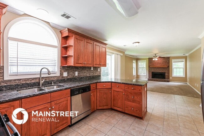 Photo - 1684 Summit Pl Way