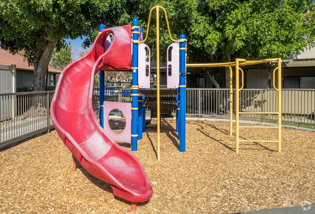 Photo - La Serena Apartments