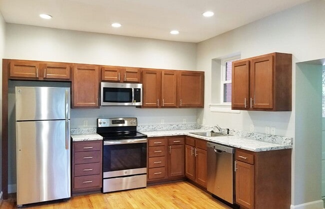 Building Photo - 3261 Bishop St