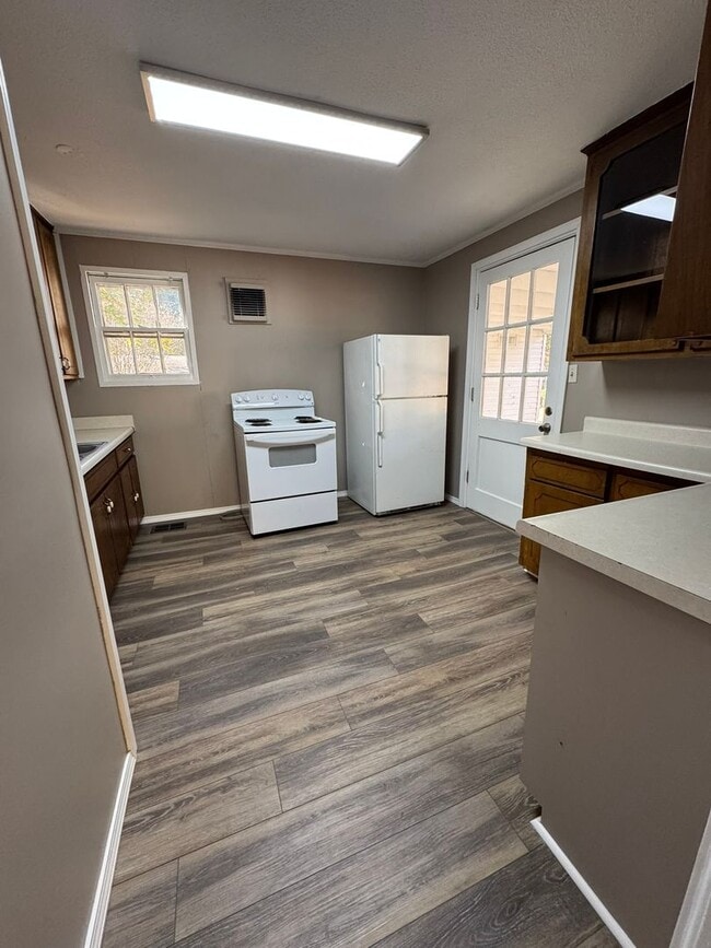 Photo - 1401 N Detroit Ave