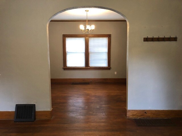 Photo - 302 Melrose Ct