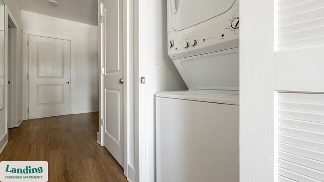 Photo - 5209 Craftsman Dr Unidad 100-302