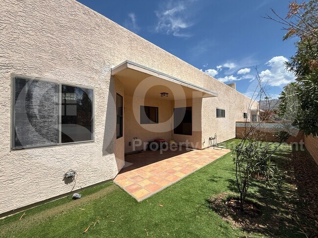 Photo - 7 W Roma Dr