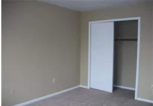 Building Photo - 6 Randolph Ln