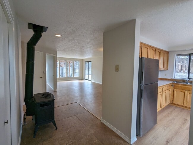 Photo - Charming 3x2 on Cul-de-sac with a double-car garage and fenced backyard near Hollinshead Park in ...
