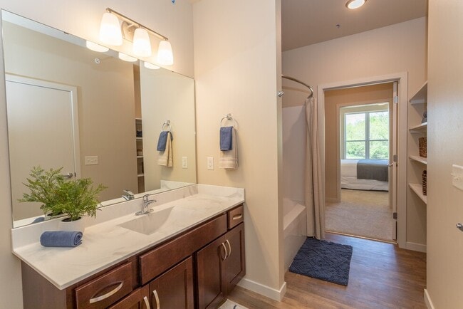 Beautiful bath with Marble Styled Finish