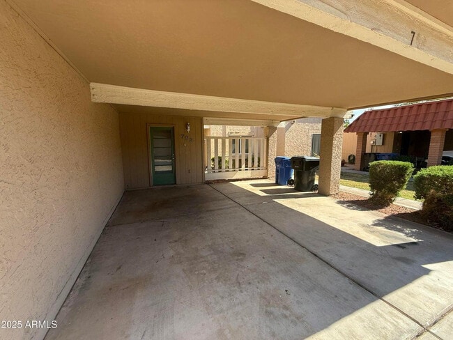 Photo - 708 E Colgate Dr