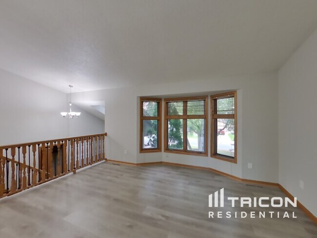 Photo - 5752 W 134th St Casa