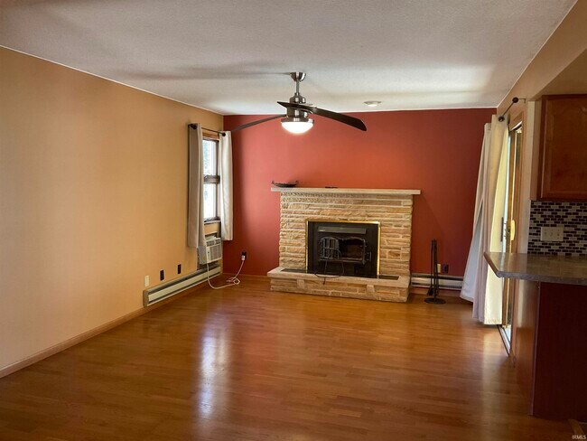 Photo - 16907 Indianapolis Rd