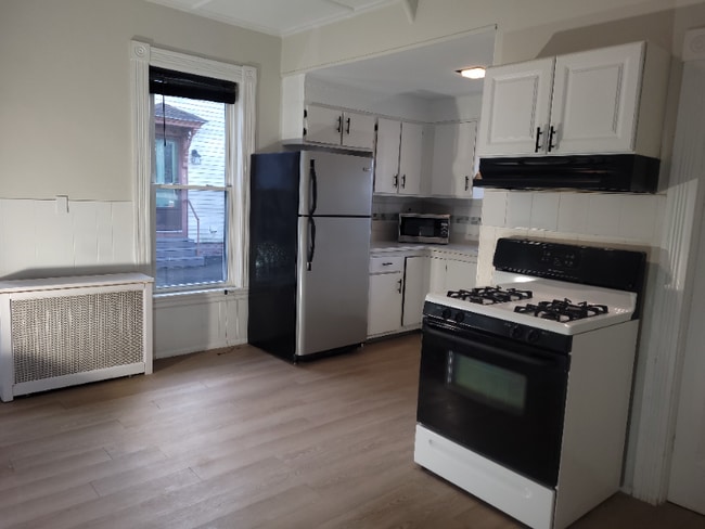 Photo - 37 Byron St Unit 1