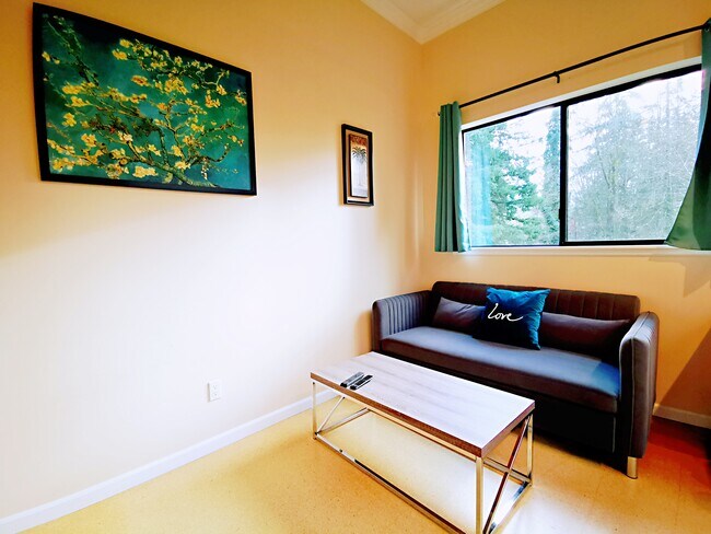 Living room - 5337 229th Ave SE House