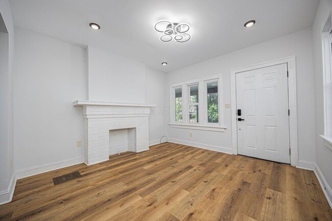 Building Photo - 1442 Hamlet St Rental