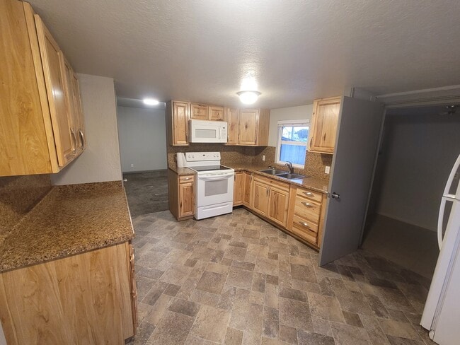 Photo - 24524 S Oak St