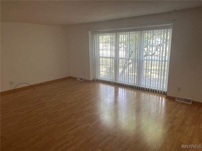 Photo - 80 Carriage Dr