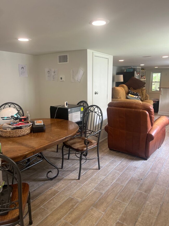 Photo - 4 Bedroom Unit off of State St!