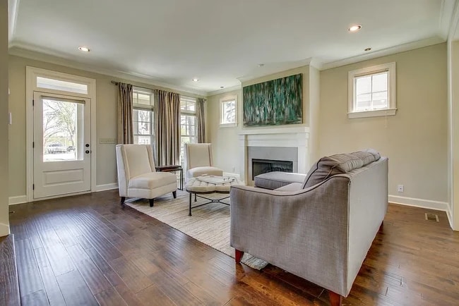 Sala de estar - 823 Knox Ave