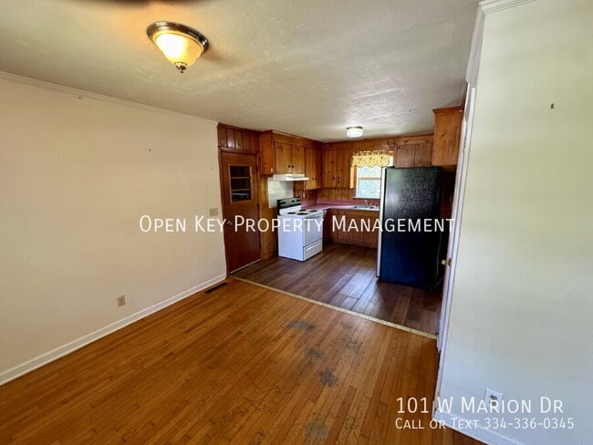 Photo - 101 W Marion Dr