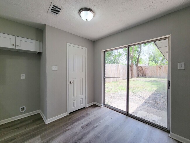 Photo - REMODELED 4 BEDROOM 2 BATH LEASE HOME IN HOUSTON