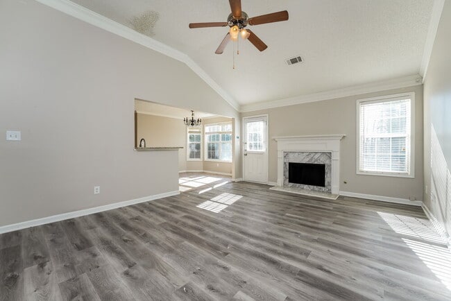 Photo - 2001 Reserve Pkwy