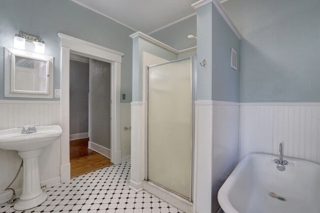 Photo - 631 W 37th St Unit Apartment A