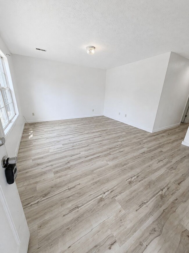 Photo - 4031 White Oak Rd