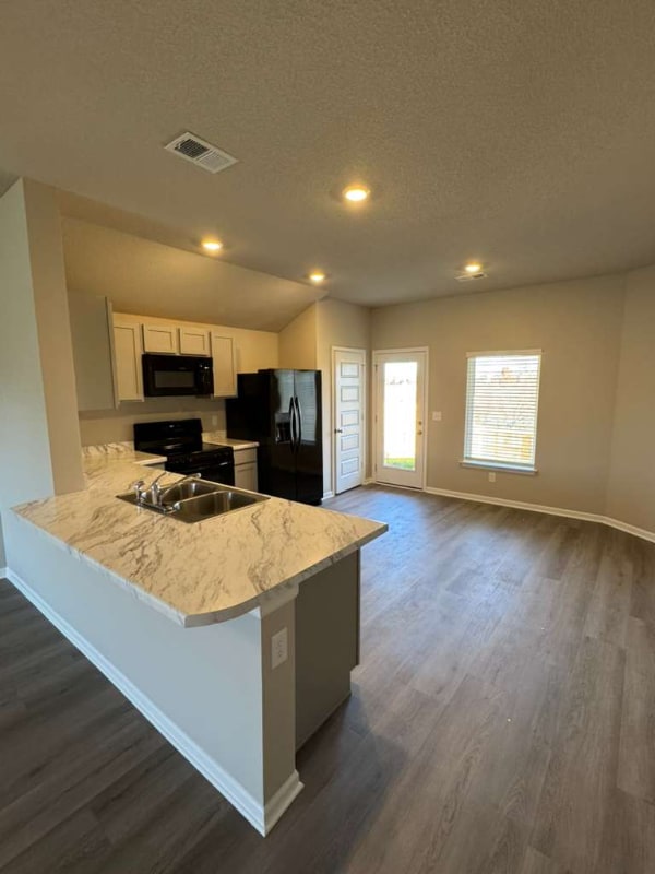 Photo - 526 W Fountain Cir