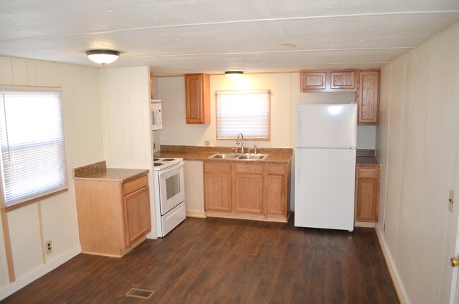 Photo - 553 Patton St