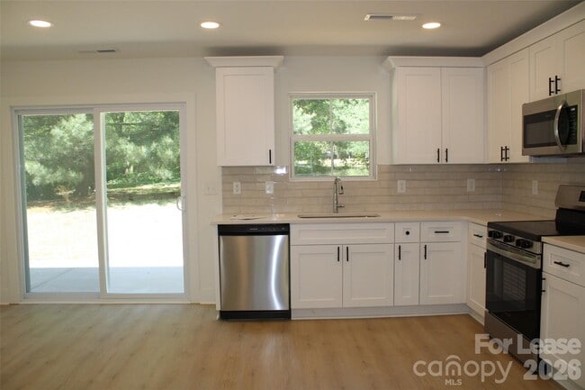 Photo - 562 W Park Ave