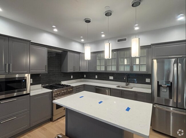Building Photo - 12 Aldersey St Unit 2L Rental