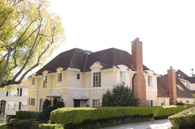 645-649 Midvale Ave.