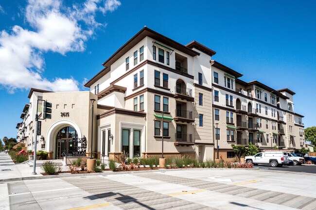 Building Photo - Villas on the Boulevard