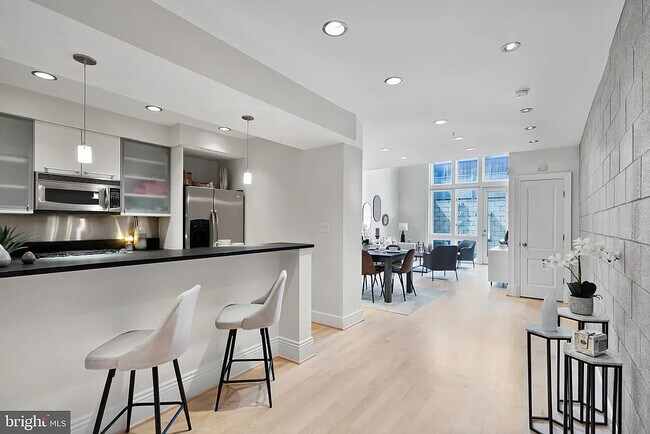 Photo - 1918 12th St NW