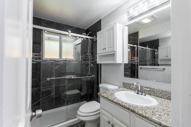 Photo - 8871 Rutgers St